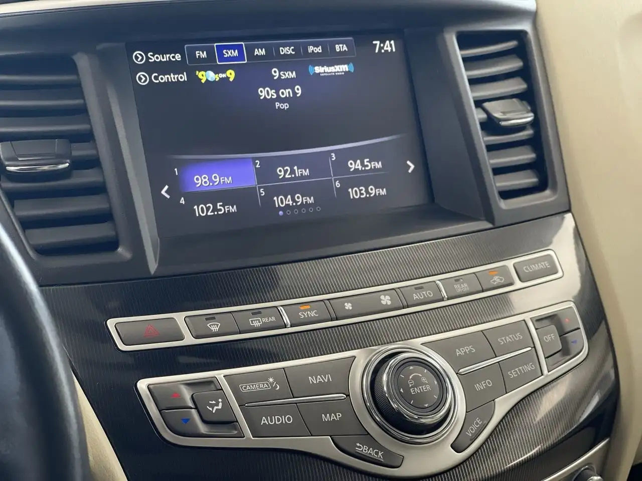 Infiniti QX60 снимка Infiniti QX60