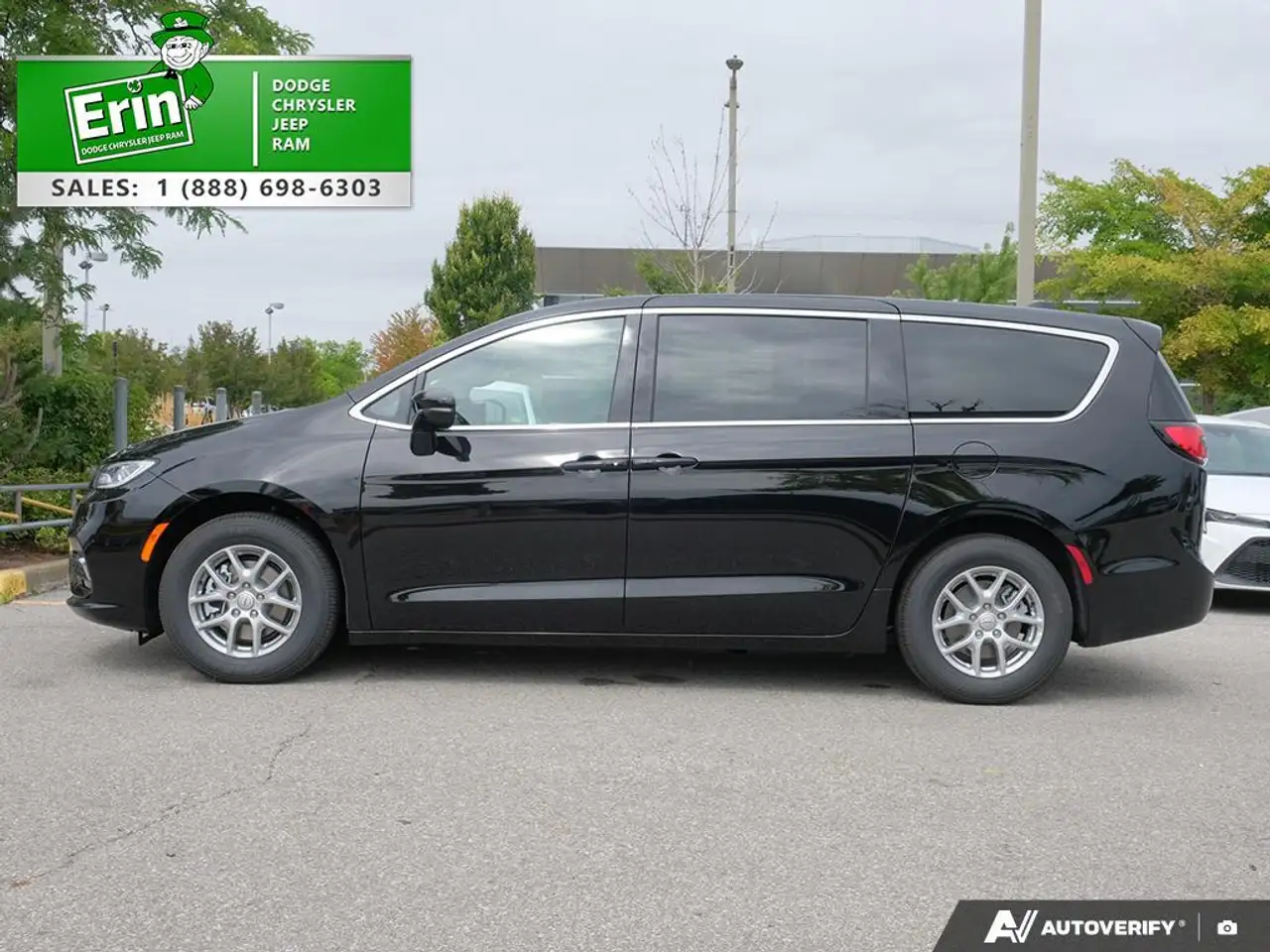 Chrysler Pacifica photo Chrysler Pacifica