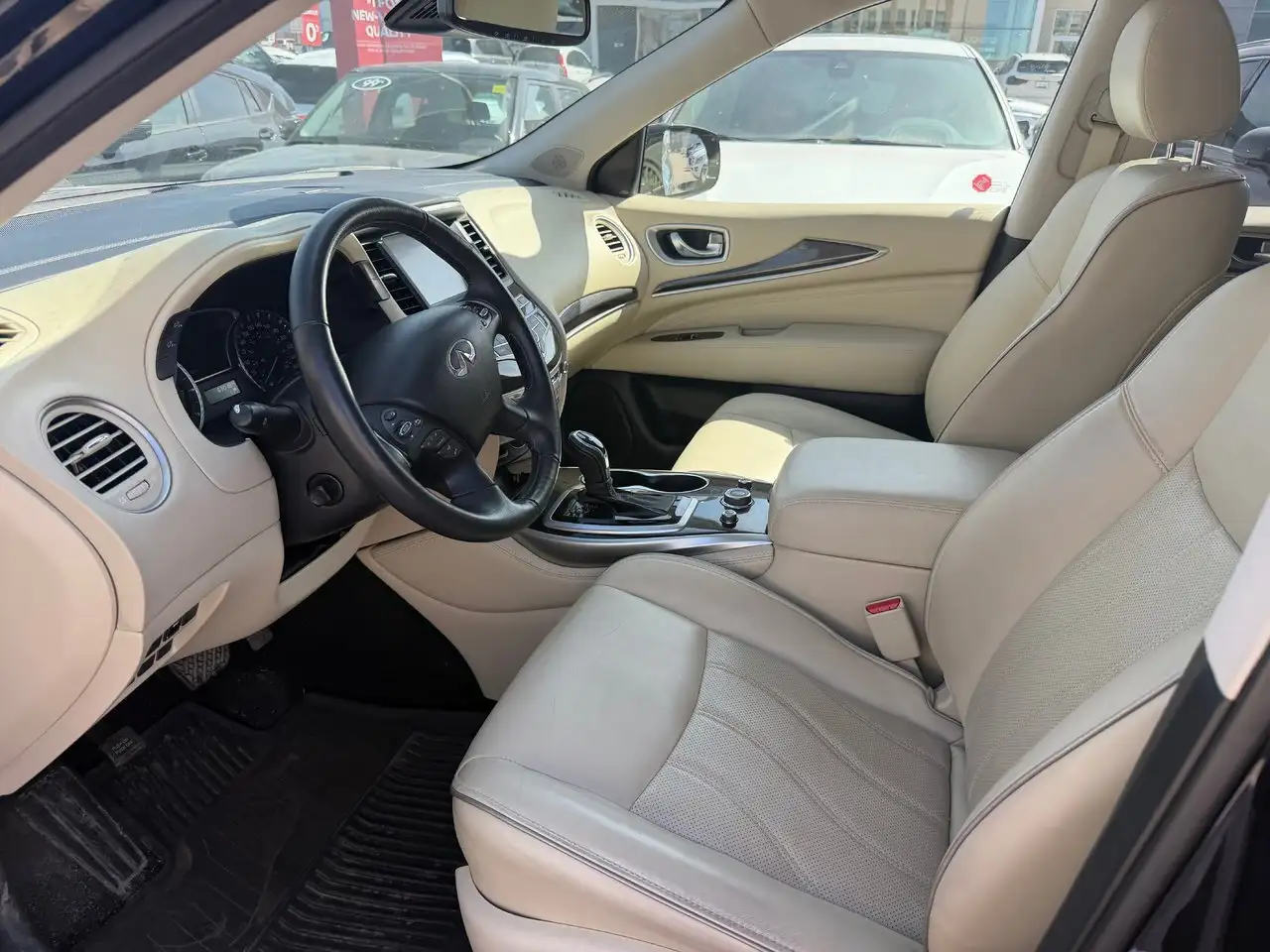Infiniti QX60 снимка Infiniti QX60