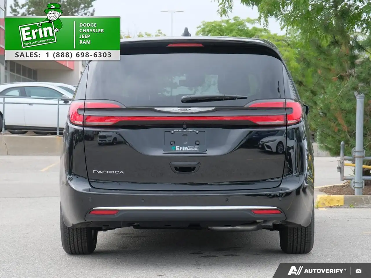 Chrysler Pacifica photo Chrysler Pacifica