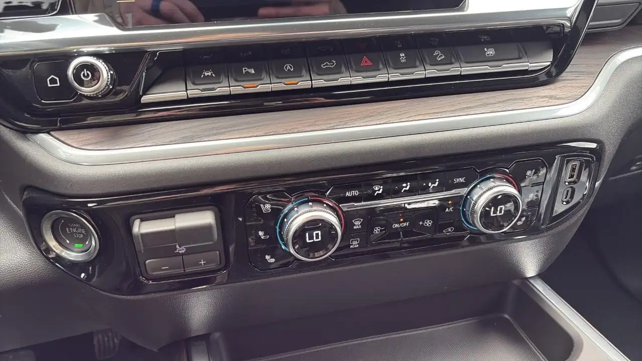 GMC Sierra 1500 снимка GMC Sierra 1500