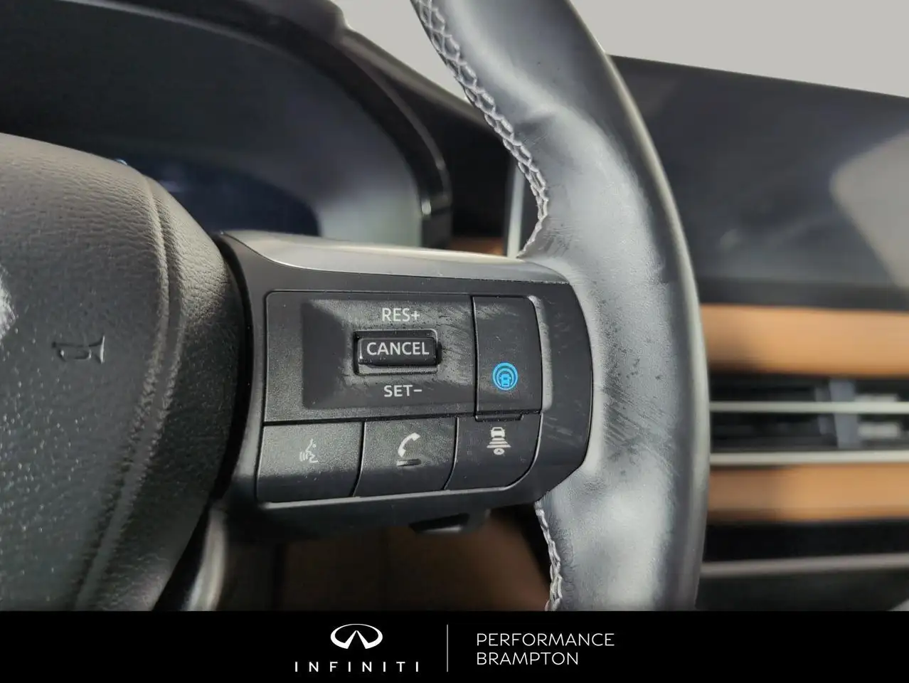 Infiniti QX60 снимка Infiniti QX60