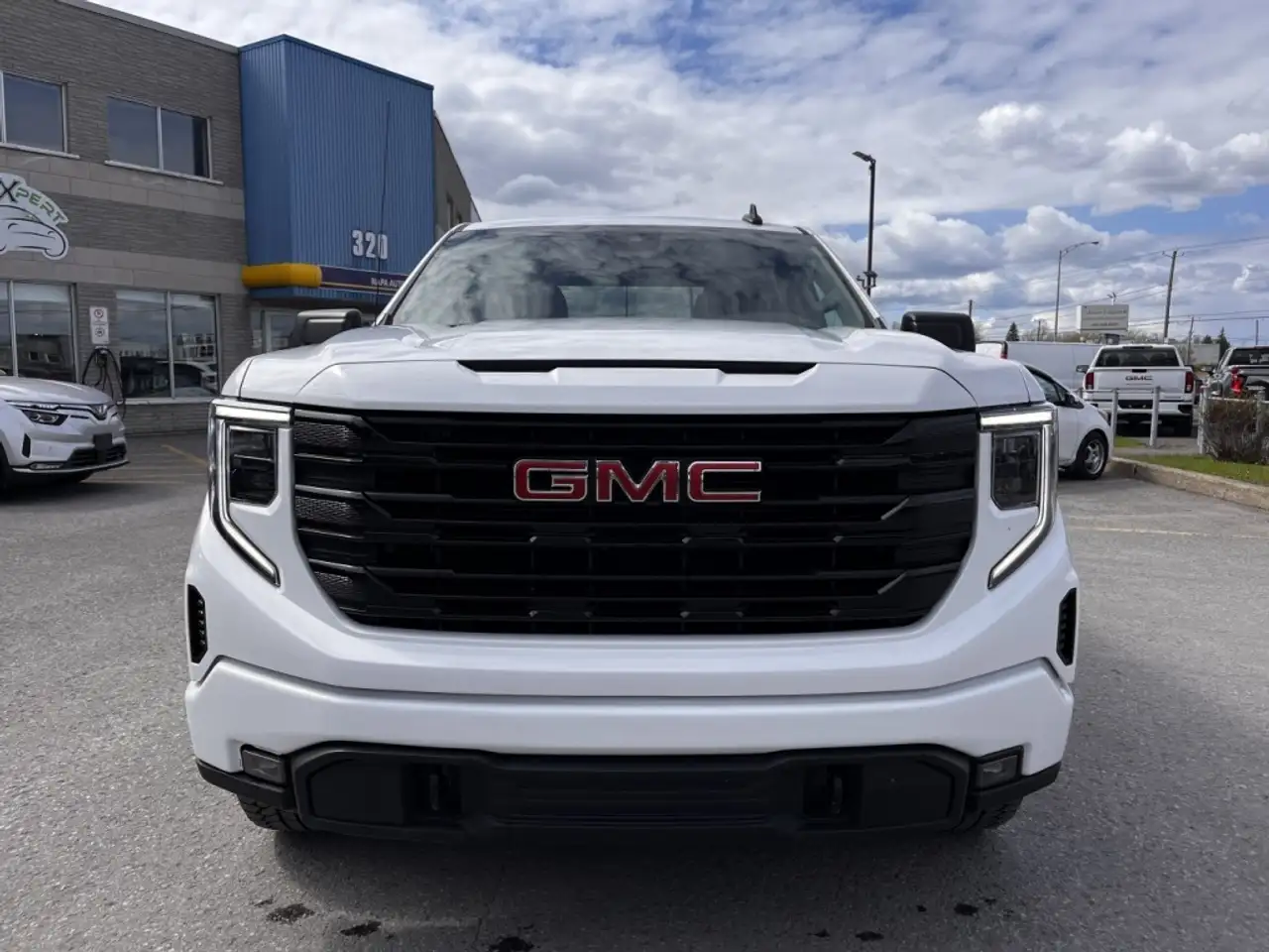 GMC Sierra 1500 снимка GMC Sierra 1500