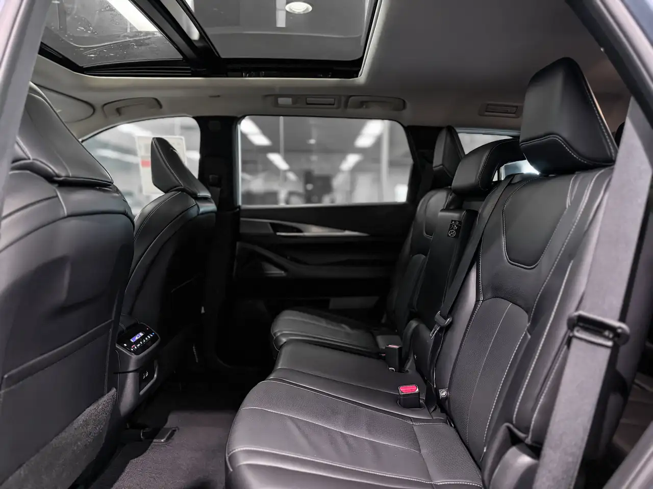 Infiniti QX60 снимка Infiniti QX60