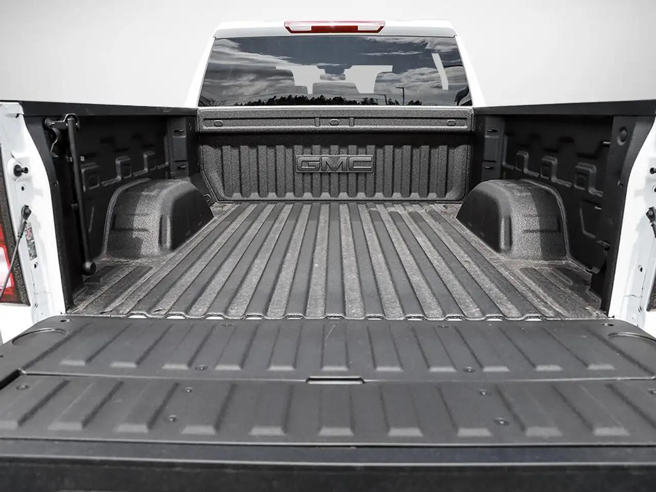 GMC Sierra 1500 photo GMC Sierra 1500