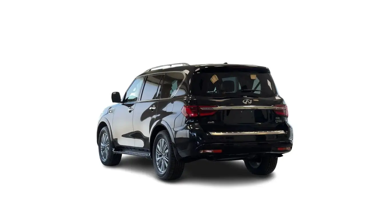 Infiniti QX80 снимка Infiniti QX80