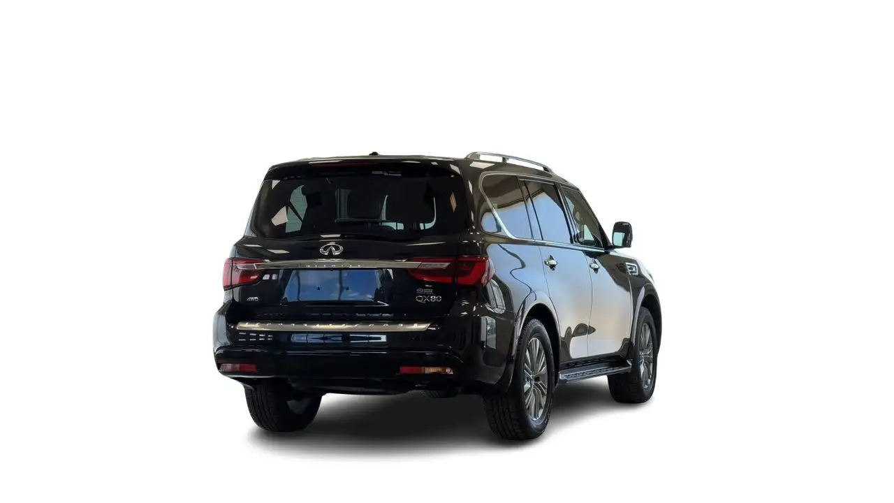 Infiniti QX80 снимка Infiniti QX80