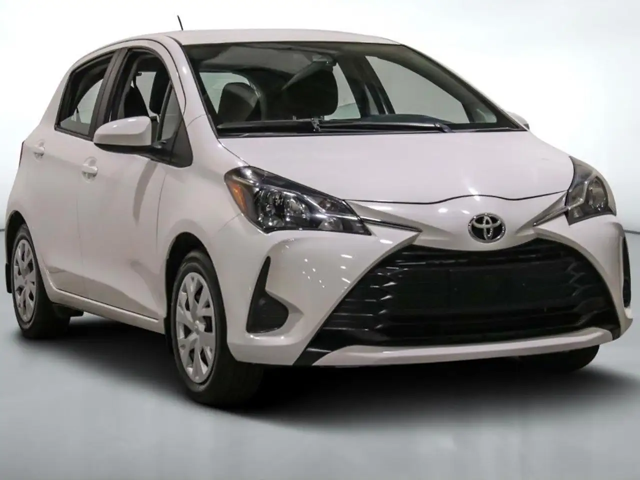 Toyota Yaris снимка Toyota Yaris