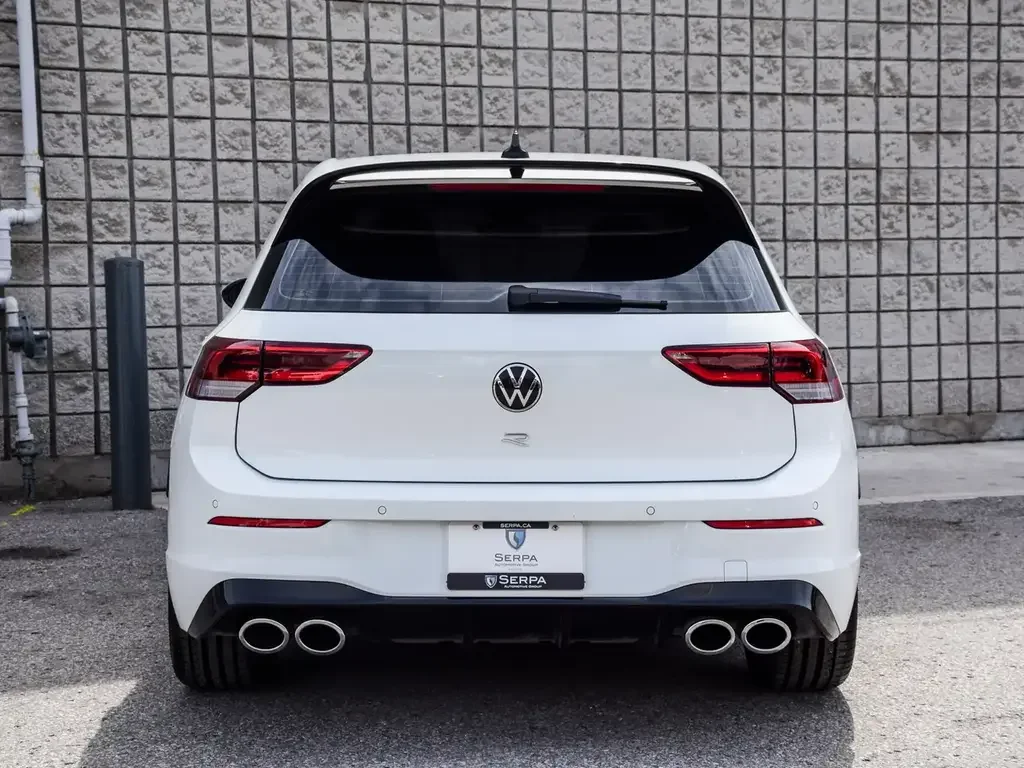 Volkswagen Golf R снимка Volkswagen Golf R