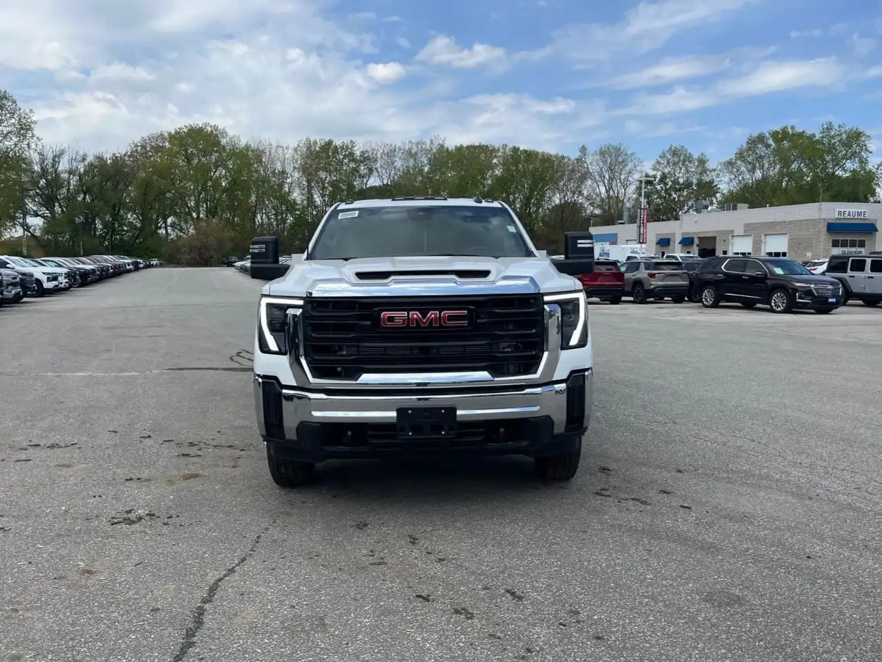 GMC Sierra 3500HD снимка GMC Sierra 3500HD