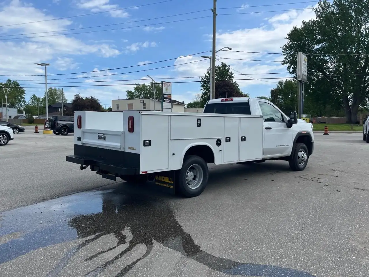 GMC Sierra 3500HD снимка GMC Sierra 3500HD