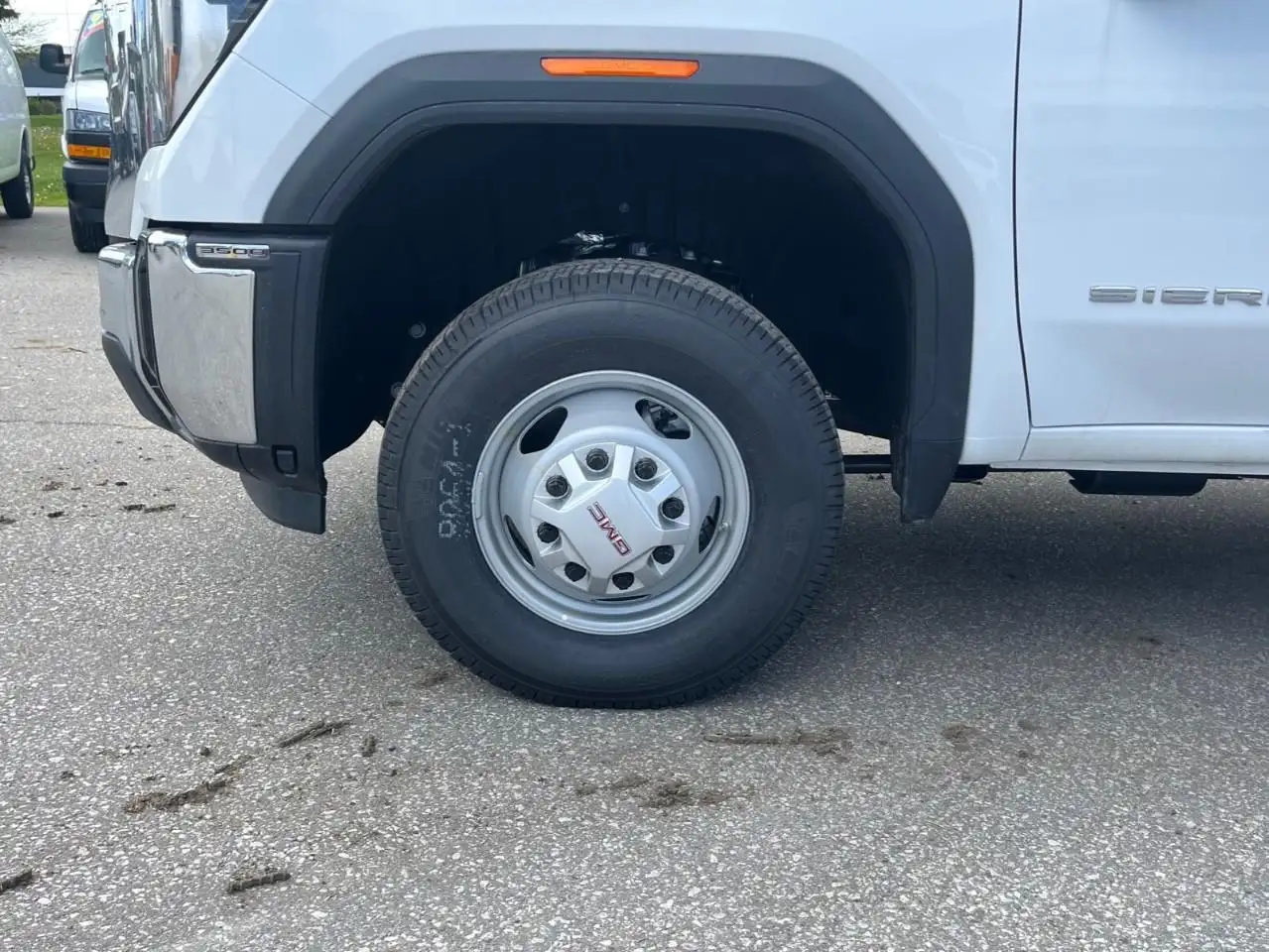 GMC Sierra 3500HD снимка GMC Sierra 3500HD
