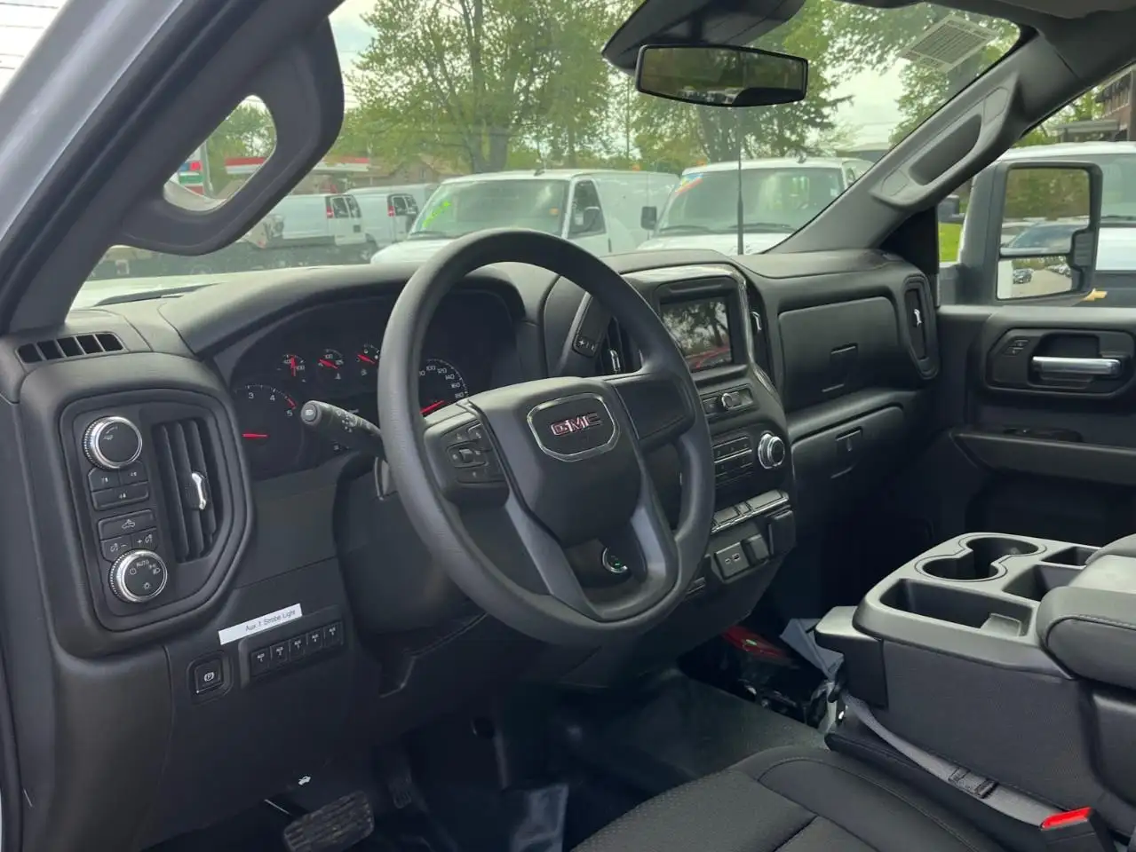 GMC Sierra 3500HD снимка GMC Sierra 3500HD