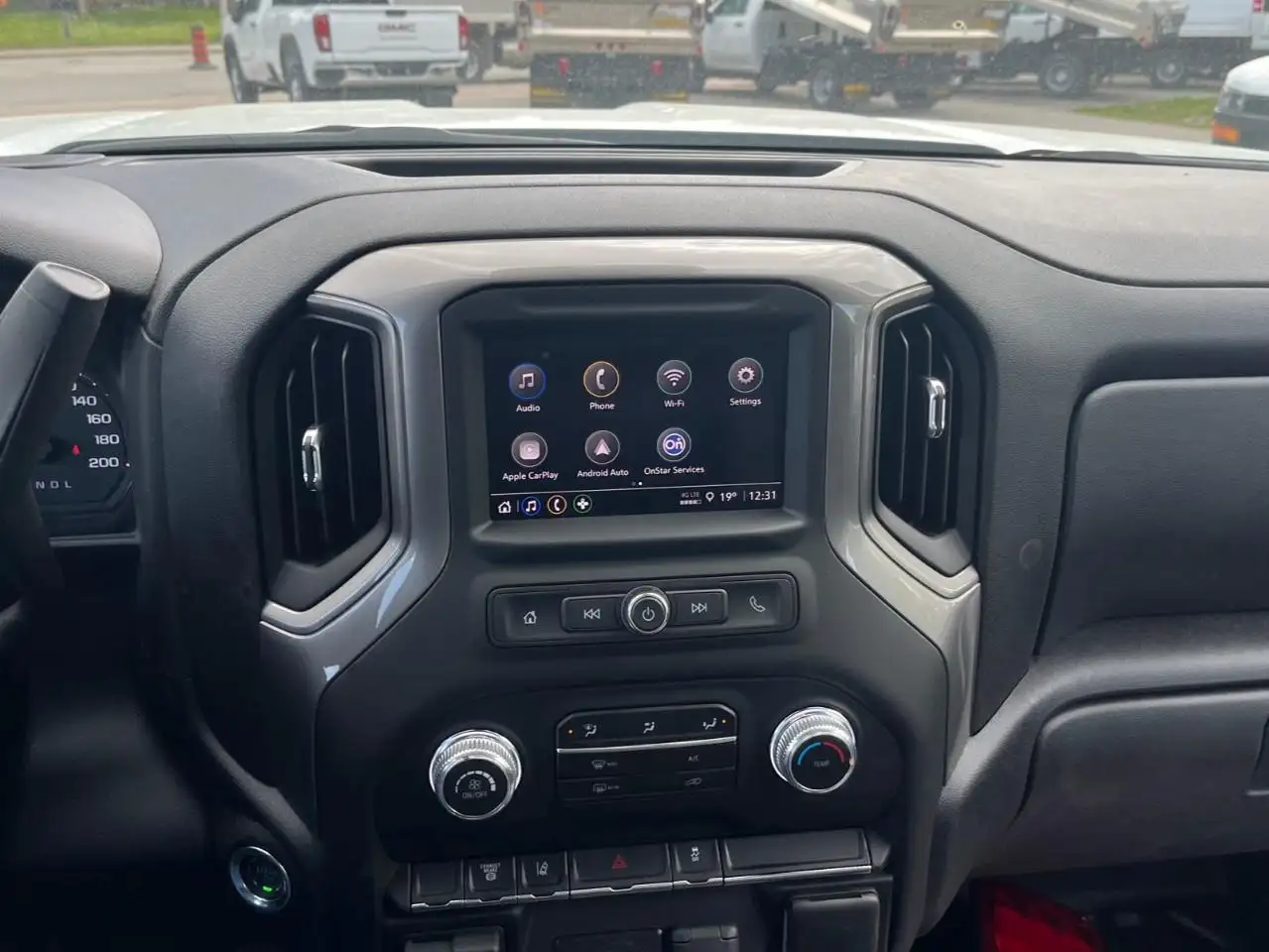 GMC Sierra 3500HD снимка GMC Sierra 3500HD