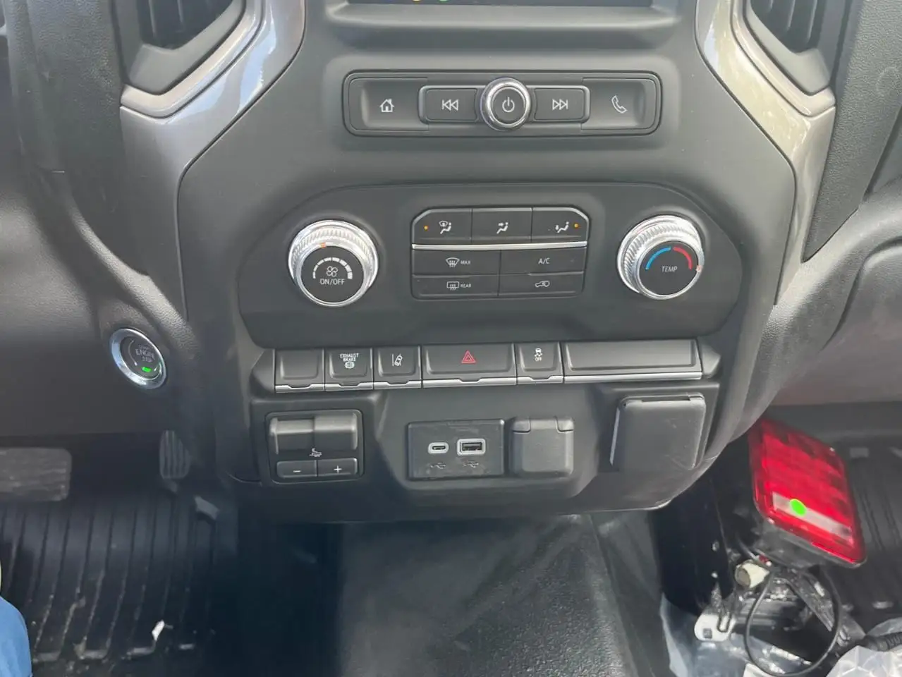 GMC Sierra 3500HD снимка GMC Sierra 3500HD