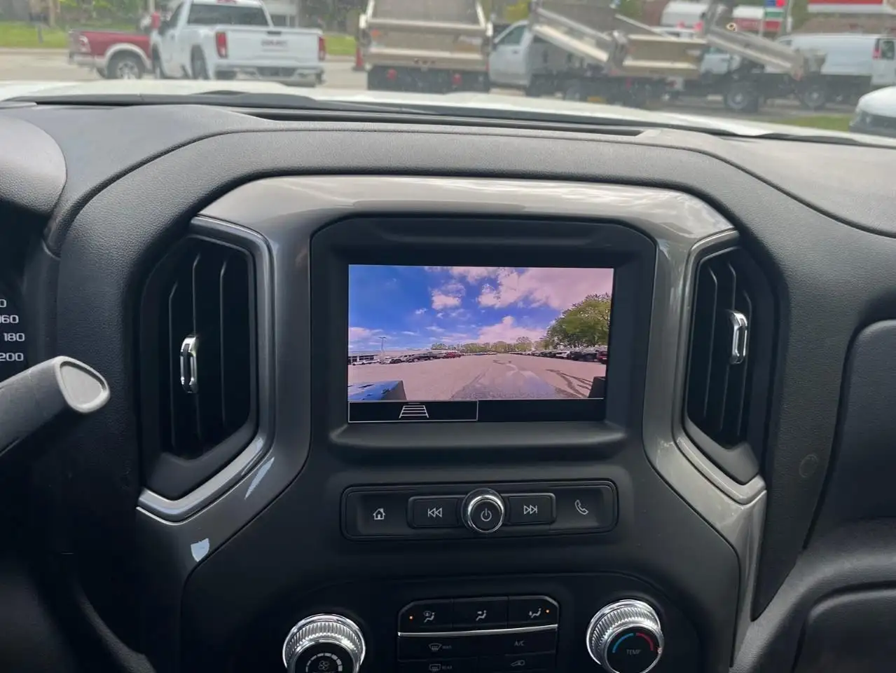 GMC Sierra 3500HD снимка GMC Sierra 3500HD