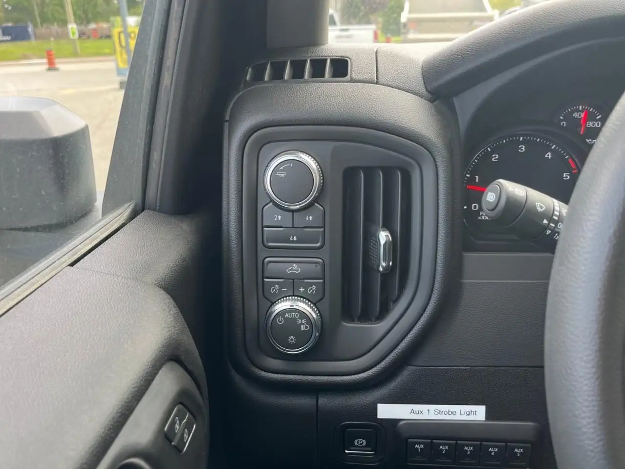 GMC Sierra 3500HD снимка GMC Sierra 3500HD