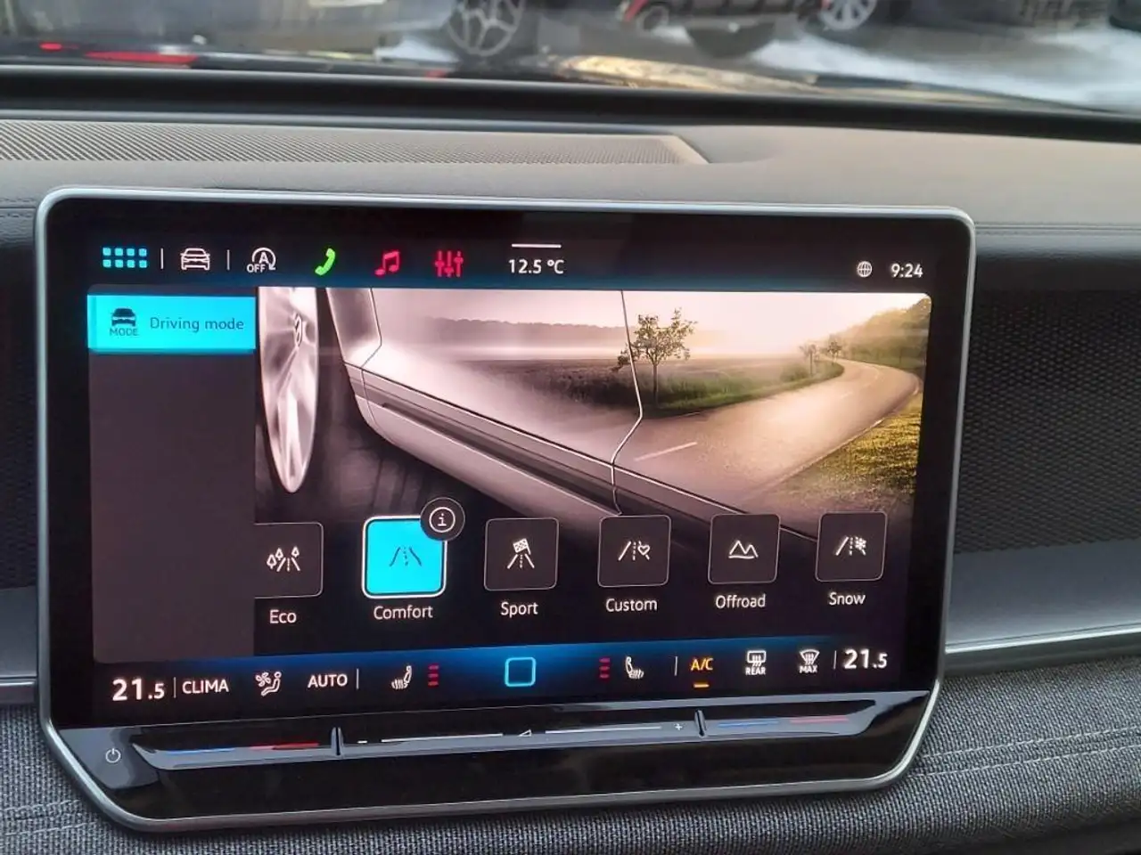 Volkswagen Tiguan снимка Volkswagen Tiguan