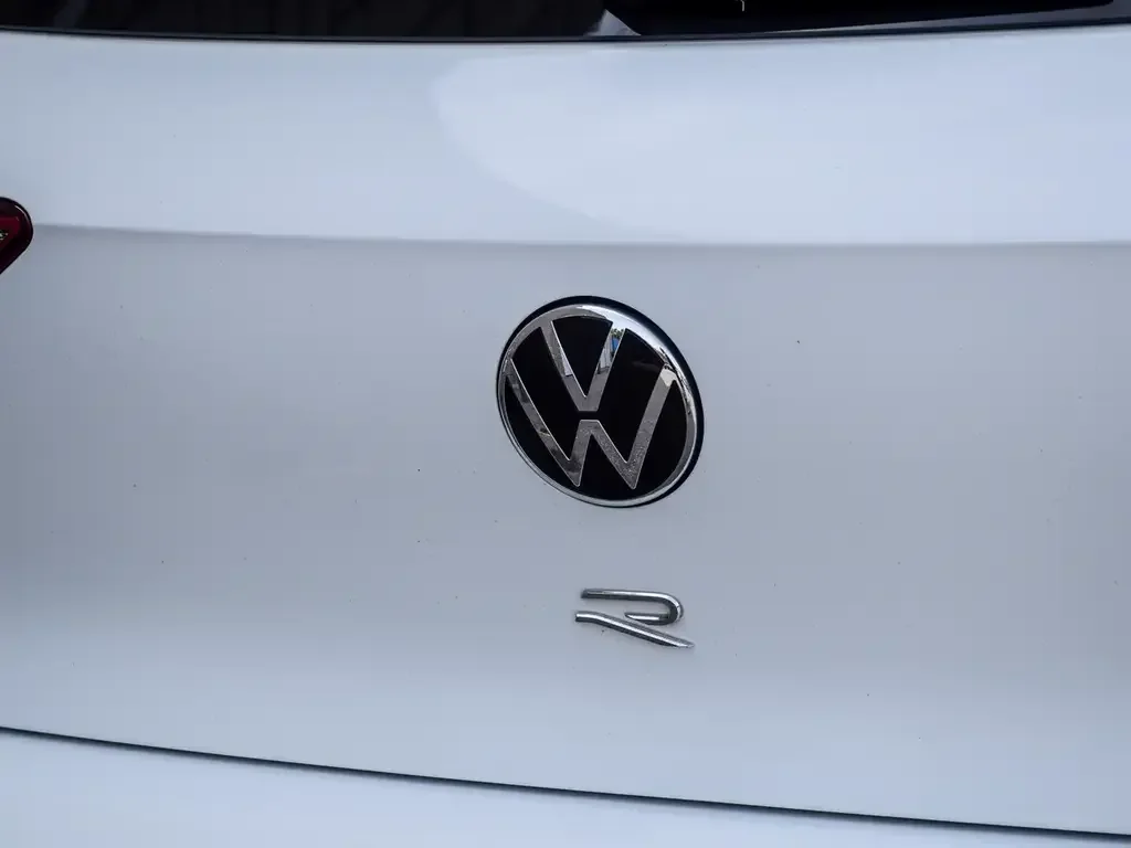 Volkswagen Golf R снимка Volkswagen Golf R