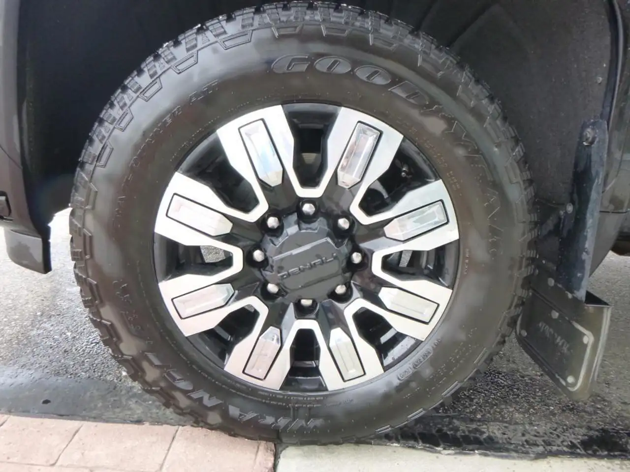 GMC Sierra 3500 снимка GMC Sierra 3500