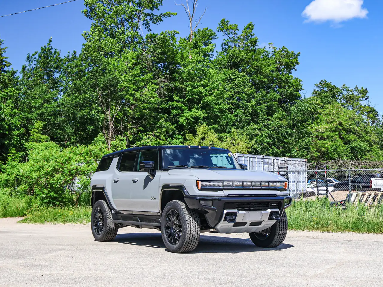 GMC HUMMER EV SUV снимка GMC HUMMER EV SUV