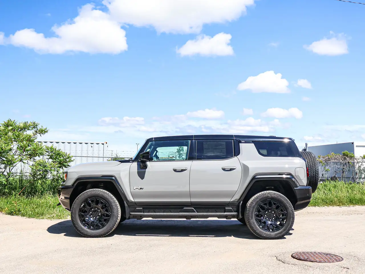 GMC HUMMER EV SUV снимка GMC HUMMER EV SUV