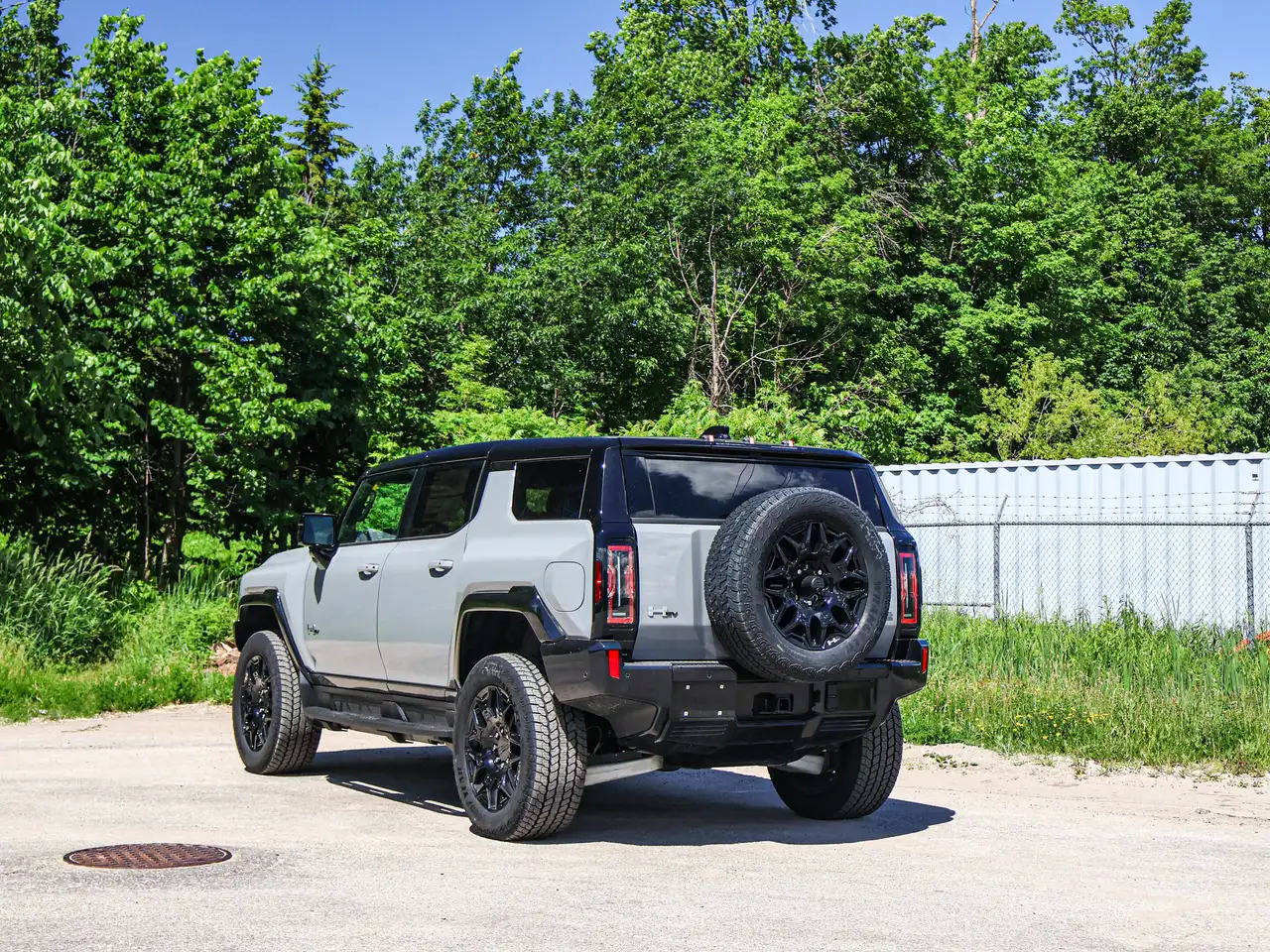 GMC HUMMER EV SUV снимка GMC HUMMER EV SUV