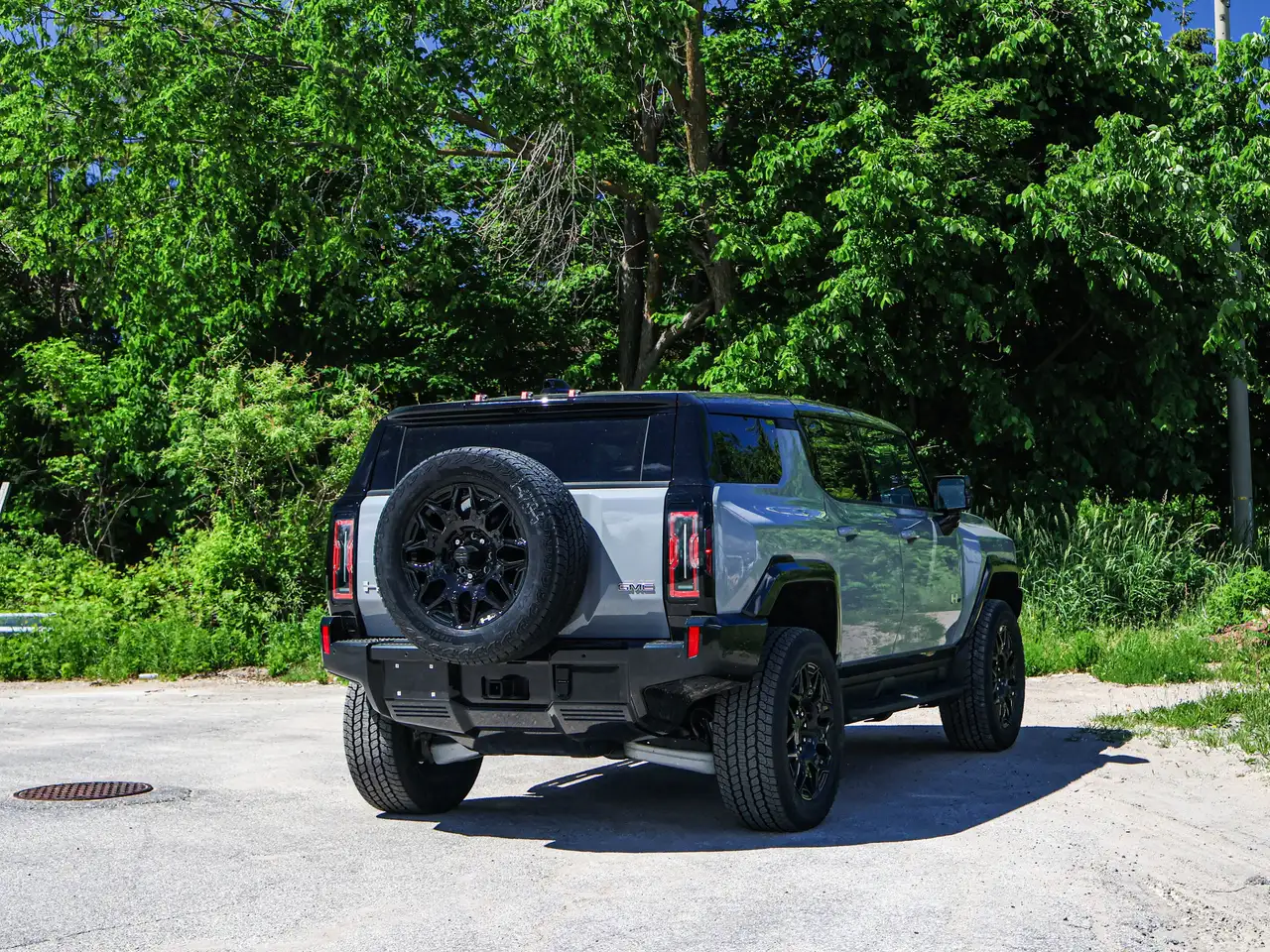GMC HUMMER EV SUV снимка GMC HUMMER EV SUV