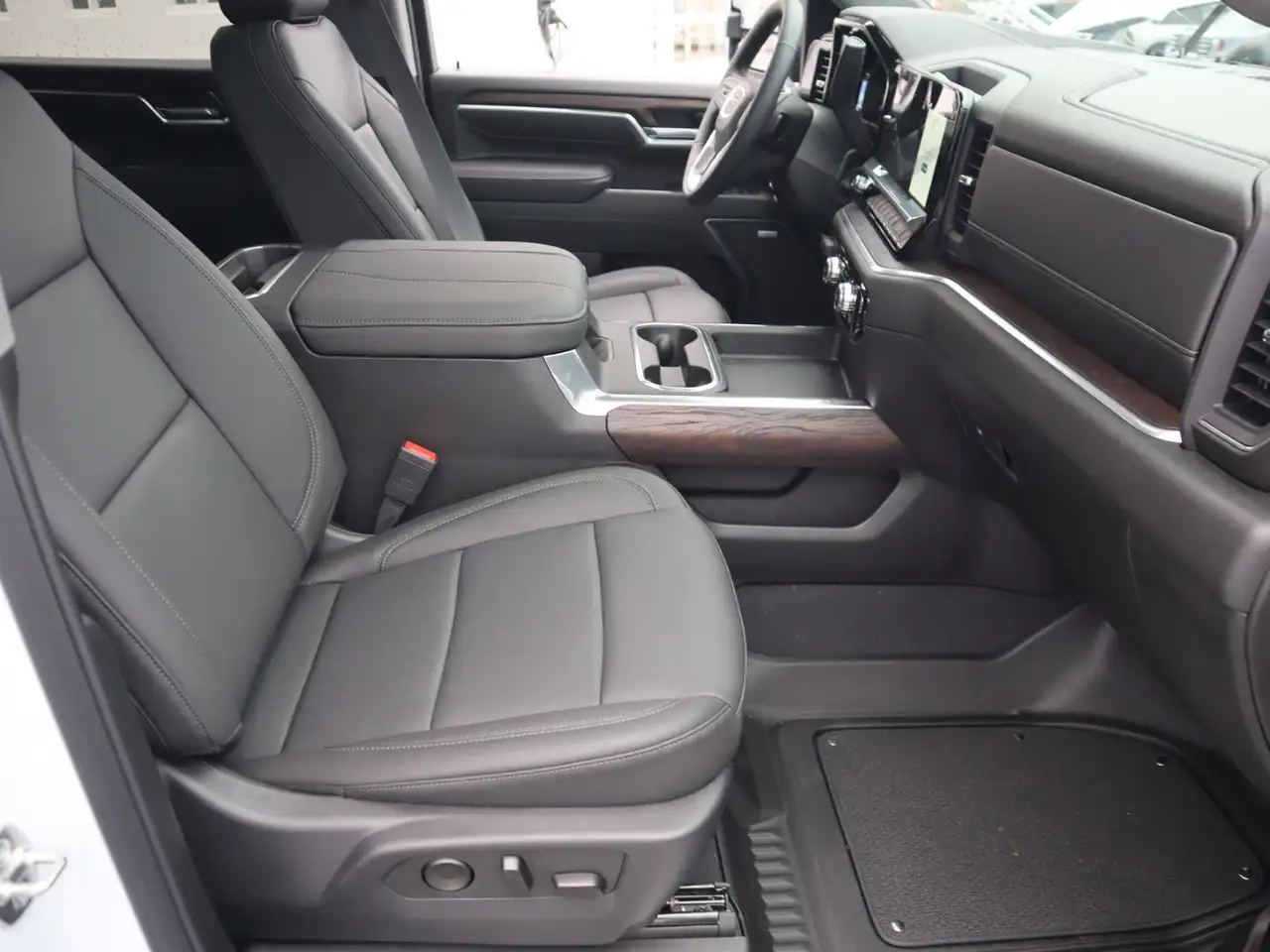 GMC Sierra 3500HD снимка GMC Sierra 3500HD