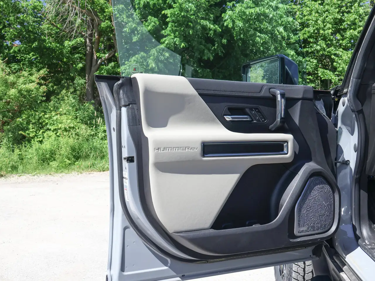 GMC HUMMER EV SUV снимка GMC HUMMER EV SUV