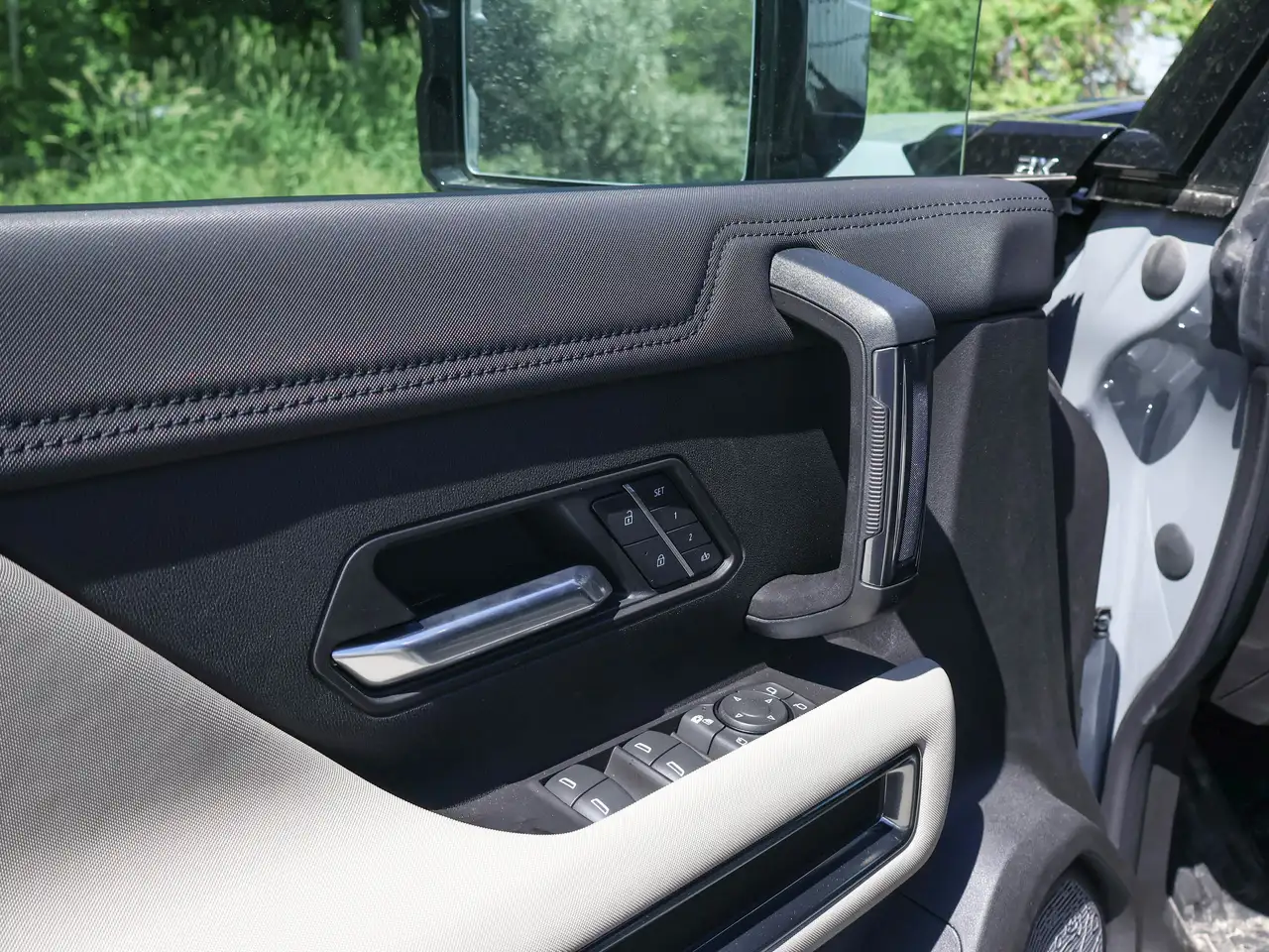 GMC HUMMER EV SUV снимка GMC HUMMER EV SUV