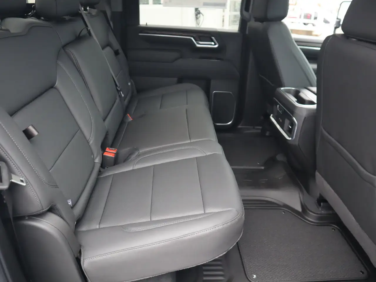 GMC Sierra 3500HD снимка GMC Sierra 3500HD