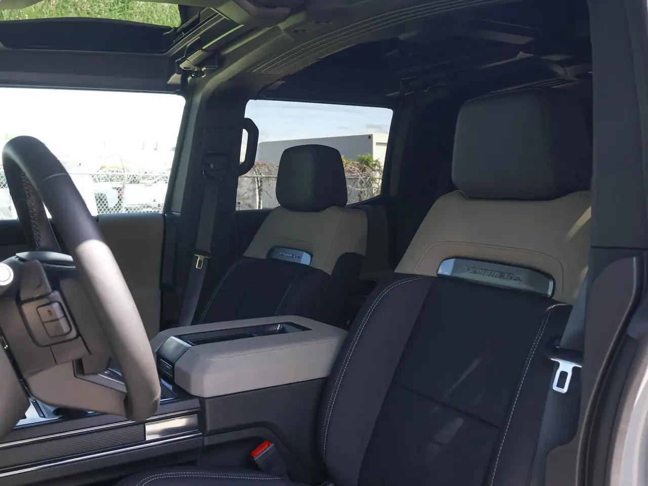 GMC HUMMER EV SUV снимка GMC HUMMER EV SUV