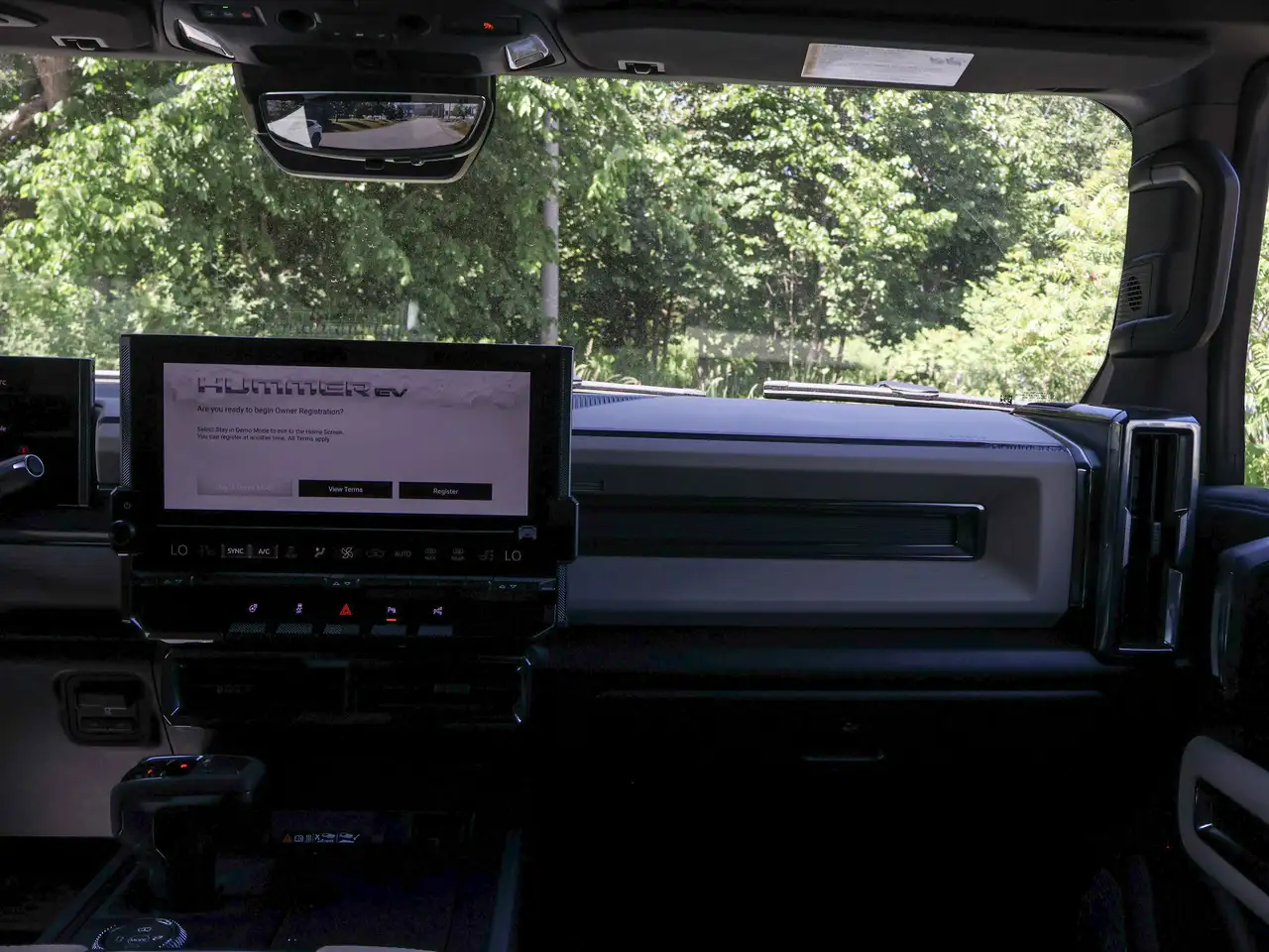 GMC HUMMER EV SUV снимка GMC HUMMER EV SUV