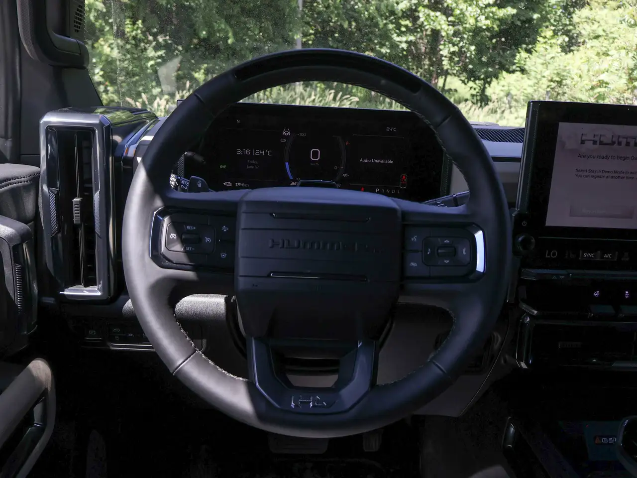 GMC HUMMER EV SUV снимка GMC HUMMER EV SUV