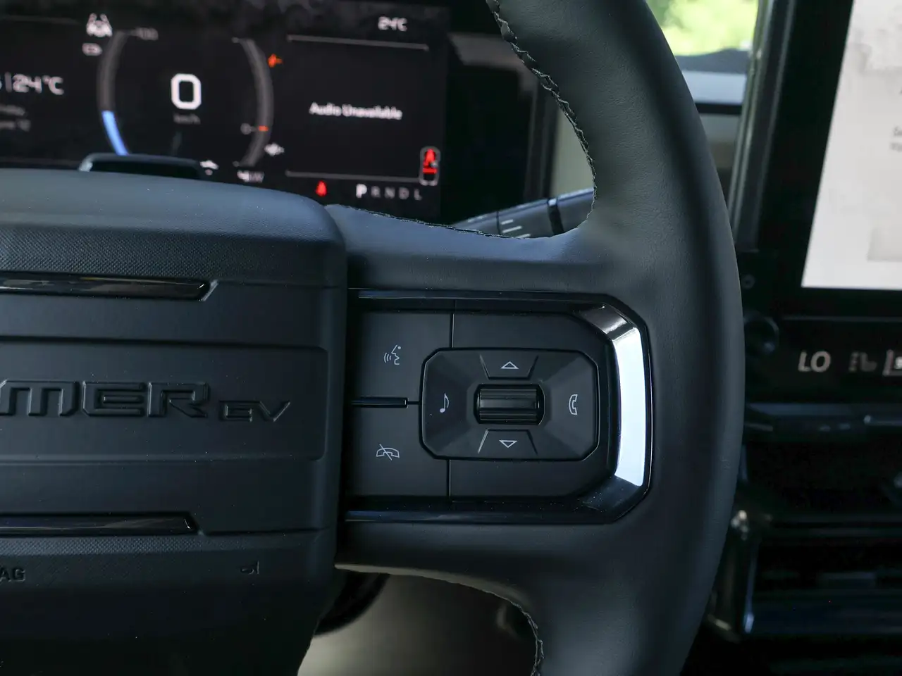 GMC HUMMER EV SUV снимка GMC HUMMER EV SUV
