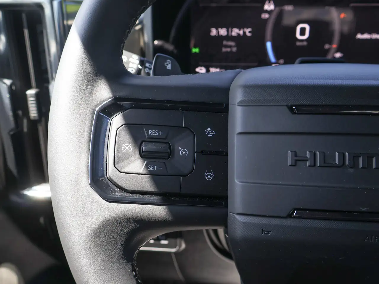 GMC HUMMER EV SUV снимка GMC HUMMER EV SUV