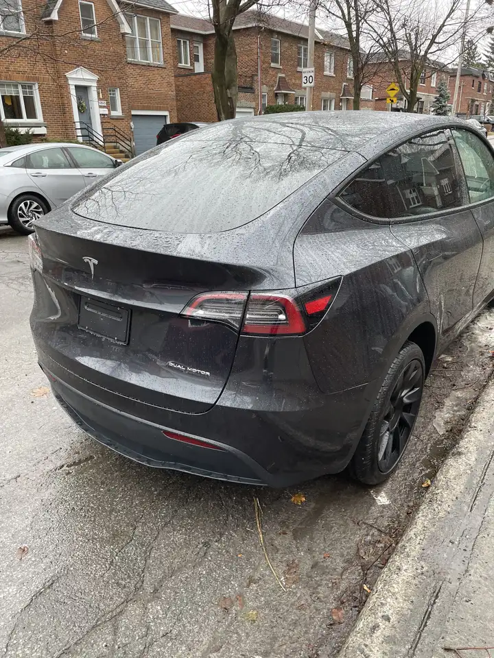Tesla Model Y fotografie Tesla Model Y