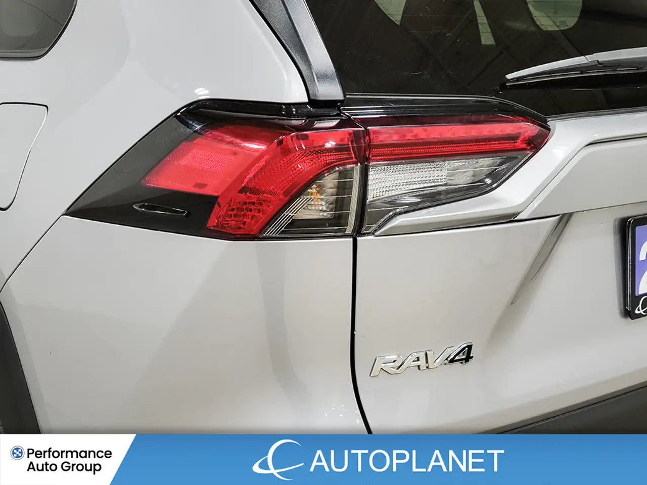 Toyota RAV 4 снимка Toyota RAV 4