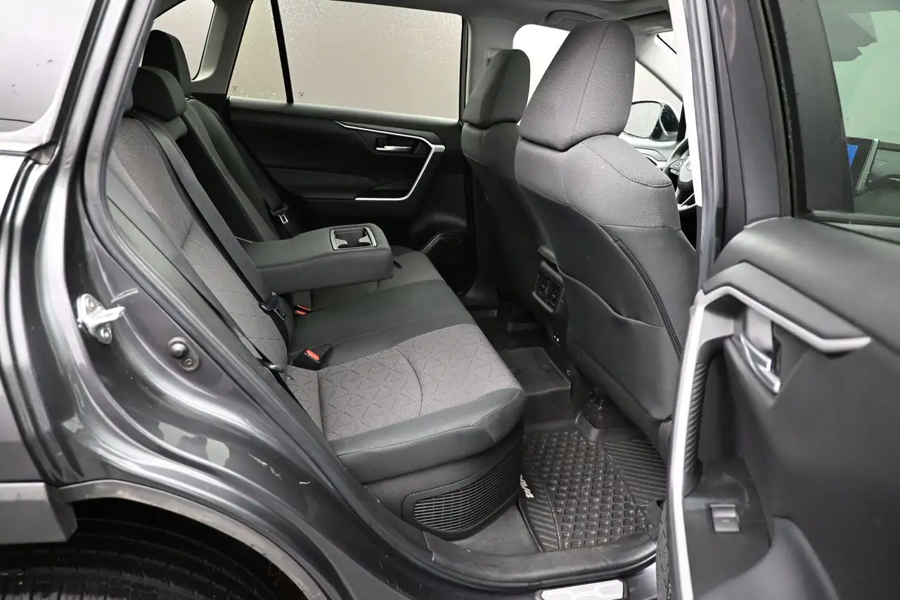 Toyota RAV 4 снимка Toyota RAV 4