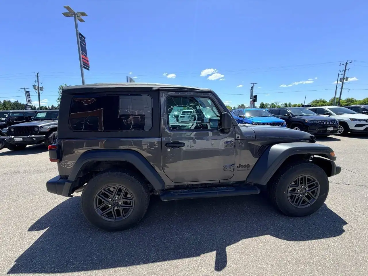 Jeep Wrangler photo Jeep Wrangler