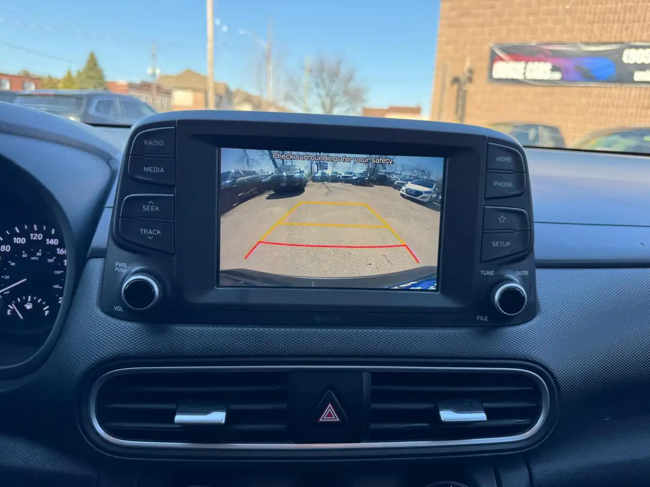 Hyundai KONA снимка Hyundai KONA