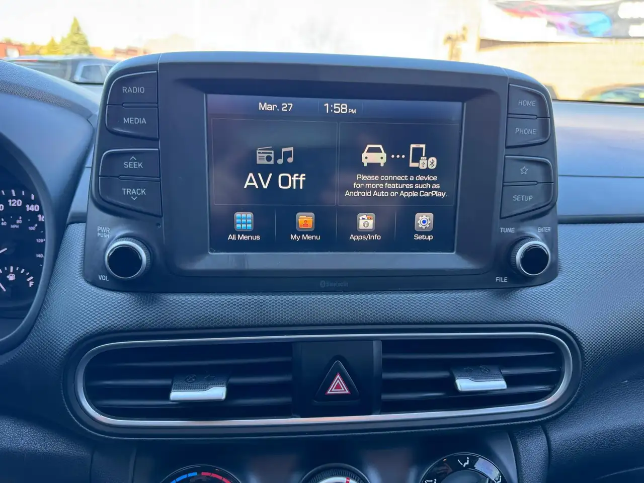 Hyundai KONA снимка Hyundai KONA