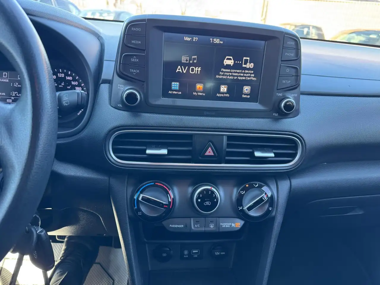 Hyundai KONA снимка Hyundai KONA