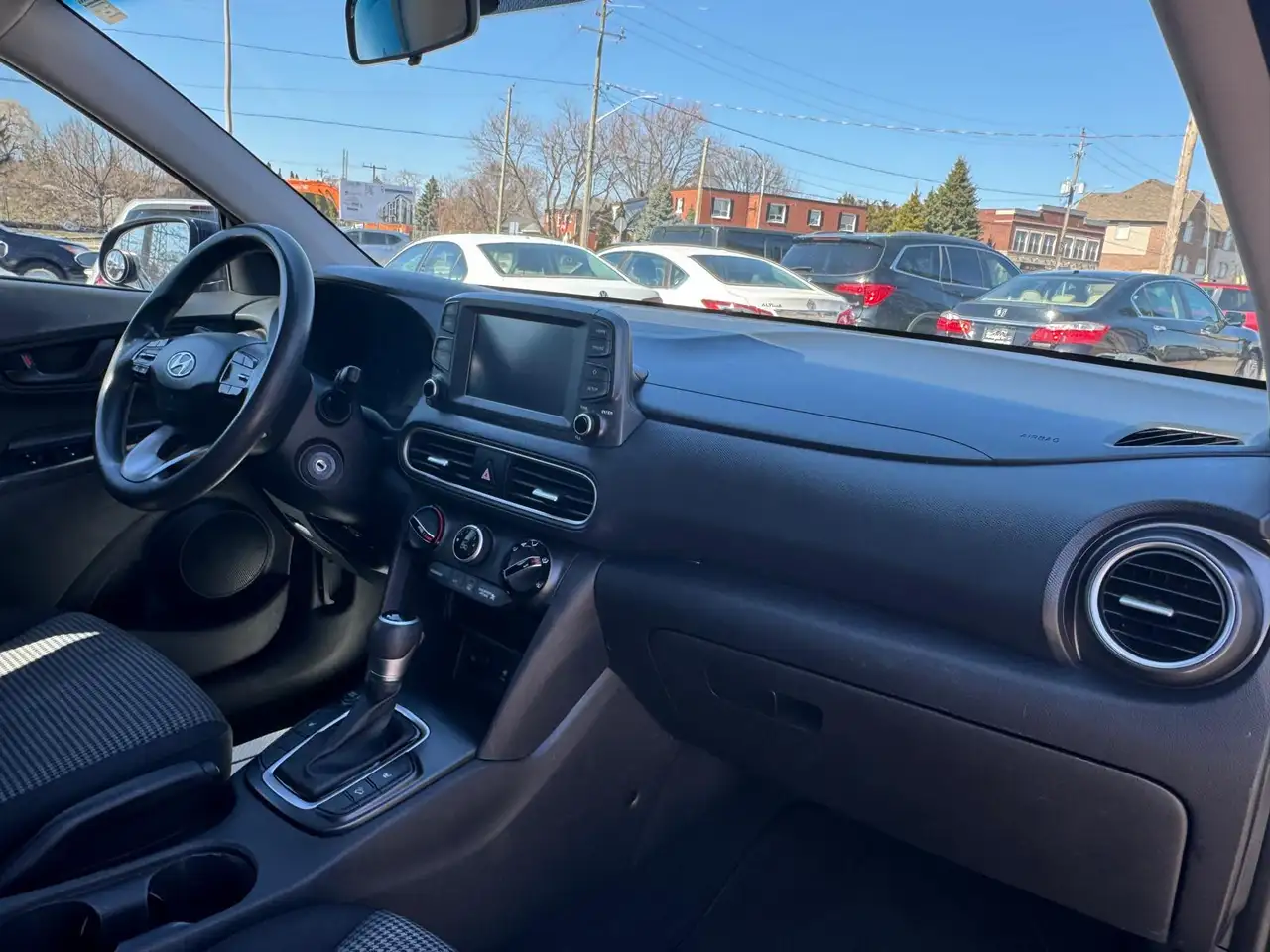 Hyundai KONA снимка Hyundai KONA
