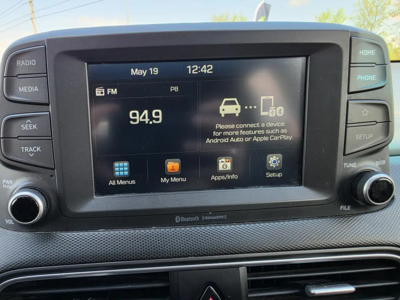 Hyundai KONA снимка Hyundai KONA