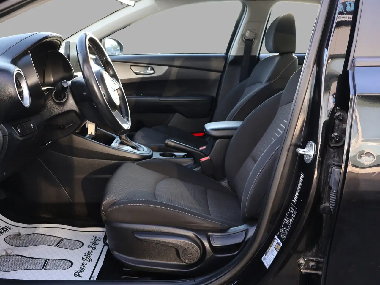 Kia Forte снимка Kia Forte
