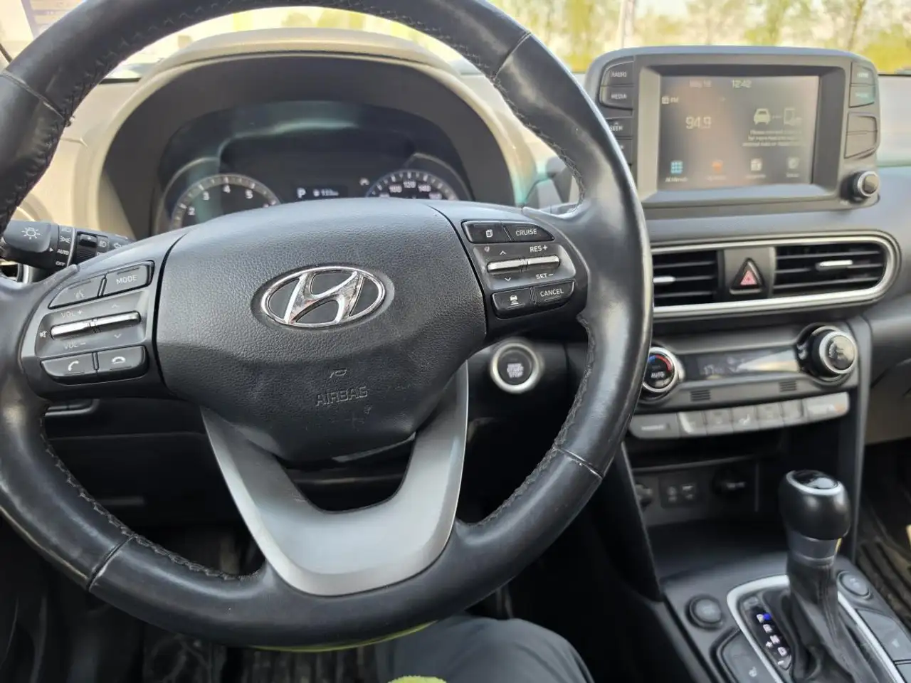 Hyundai KONA снимка Hyundai KONA