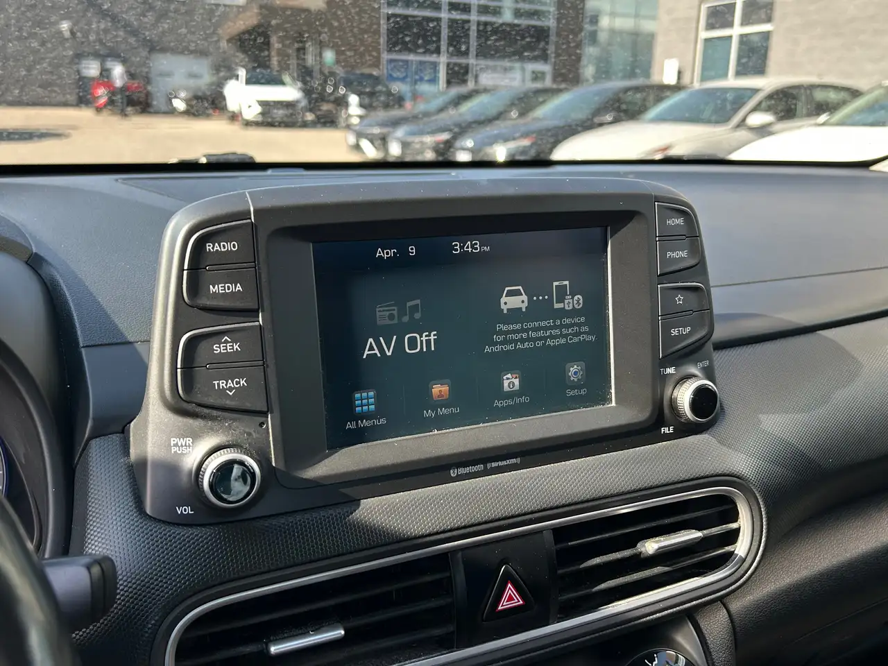 Hyundai KONA снимка Hyundai KONA