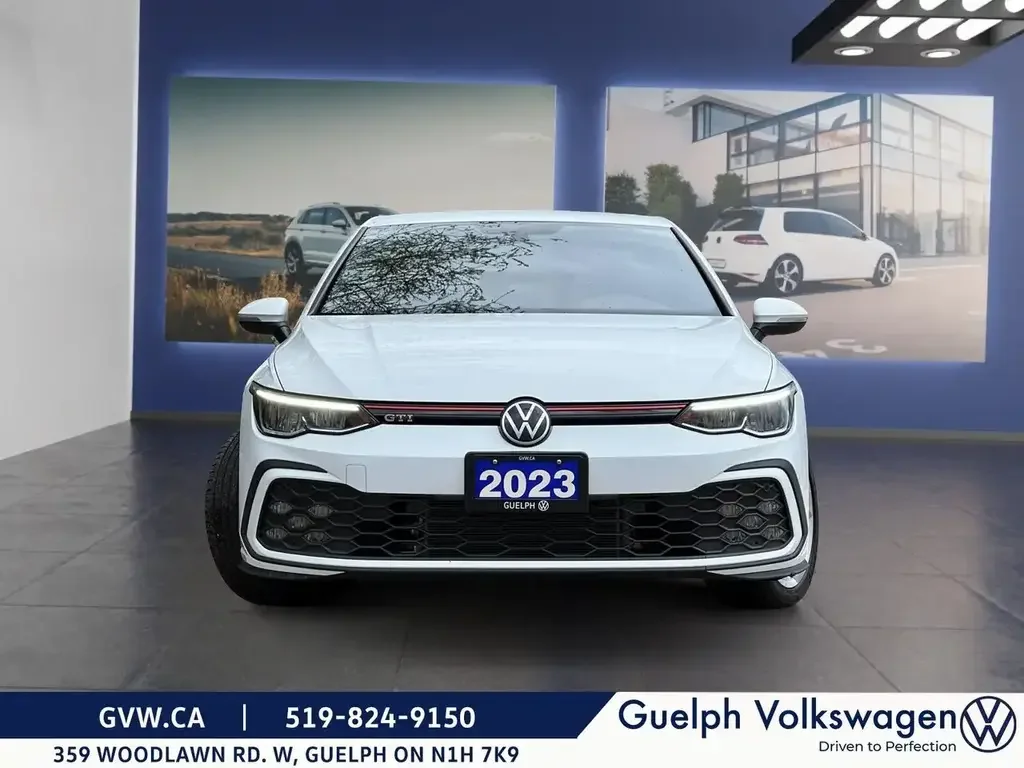 Volkswagen Golf GTI снимка Volkswagen Golf GTI